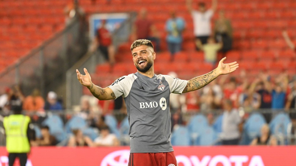 Lorenzo Insigne and other Toronto FC players report for pre-season medicals [Video]