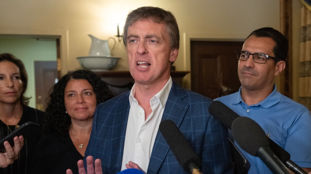 Quebec Liberals ‘at a crossroads’ as leadership race kicks off Monday [Video]