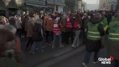 Wake-up call: Thousands of Belgians protest against pension reforms [Video]