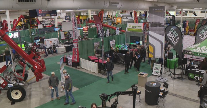 Saskatchewan farmers flock to Saskatoon for Western Canadian Crop Production Show [Video]