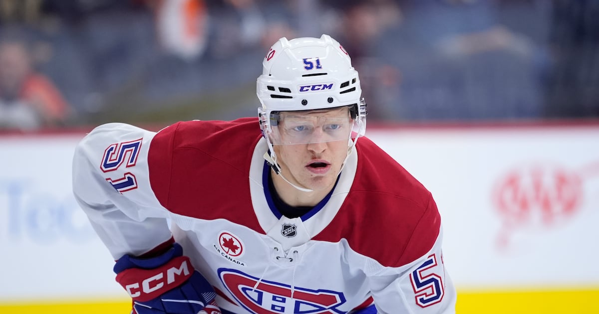 Habs forward struck while walking [Video]