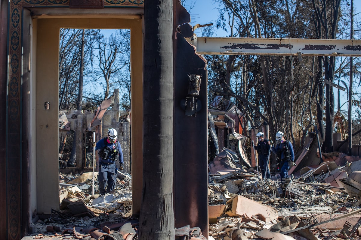 As flames linger, talk turns to rebuilding Los Angeles neighbourhoods leveled by wildfires [Video]