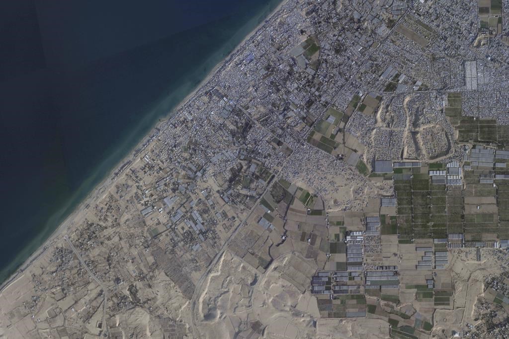 Satellite photos show the Gaza Strip before and after the devastation of the Israel-Hamas war  Winnipeg Free Press [Video]