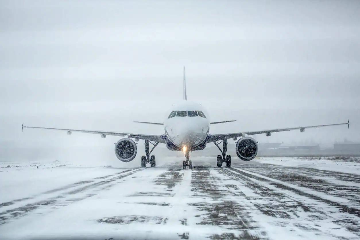 Some flights delayed due to snowy weather at Toronto Pearson Airport in Mississauga, Ontario [Video]