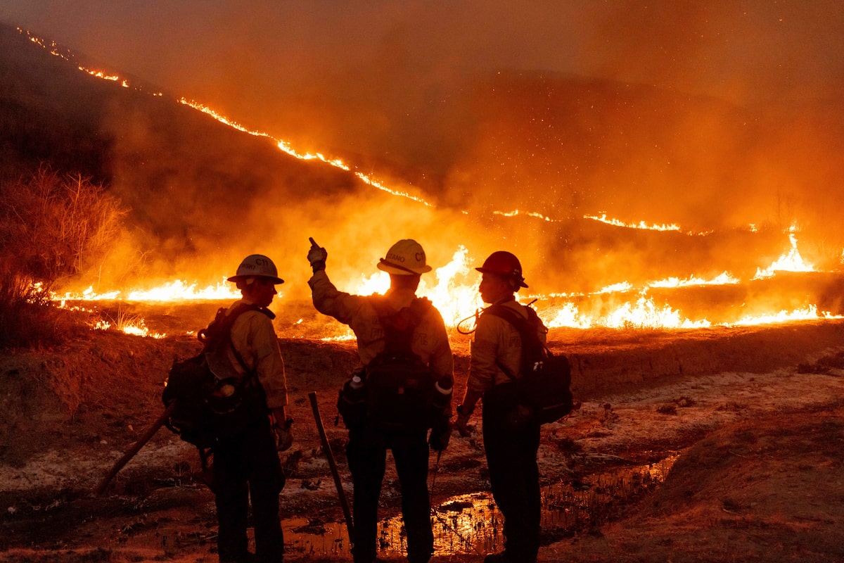 Fact check: Trumps misleading claims about Los Angeles wildfires aid and water, and false visuals of the aftermath [Video]