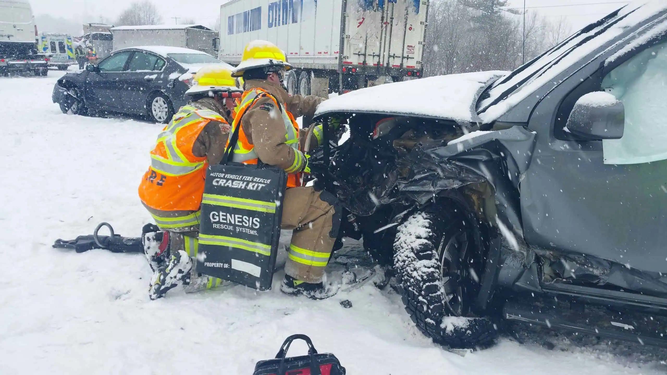 Crashes near Port Hope, Ontario kill one man, a family pet and close major highway [Video]