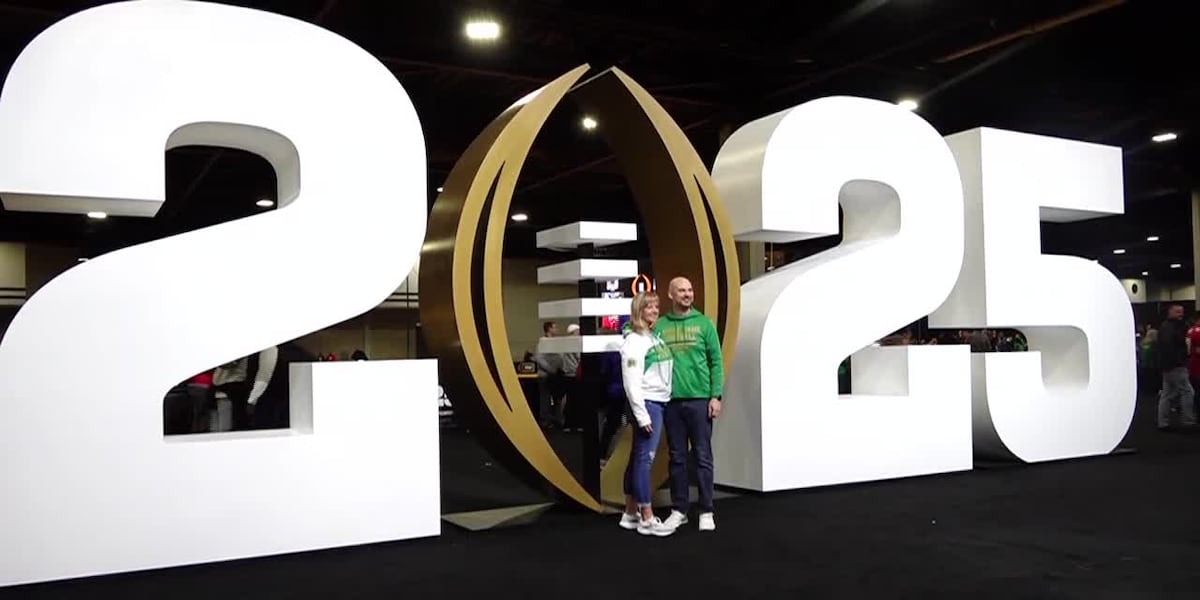 Ohio State, Notre Dame fans brave cold for CFP championship game [Video]