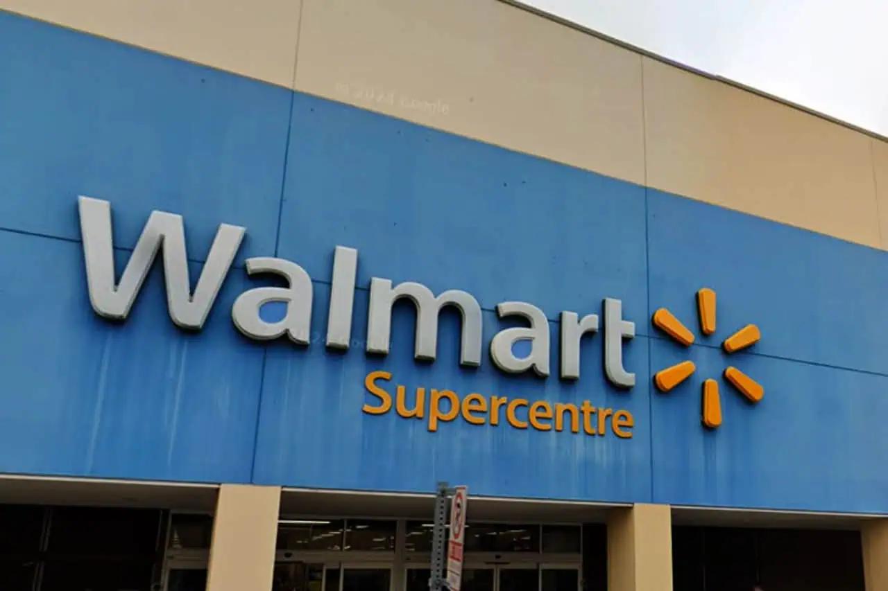 Walmart damaged after fire at Square One in Mississauga, Ontario [Video]