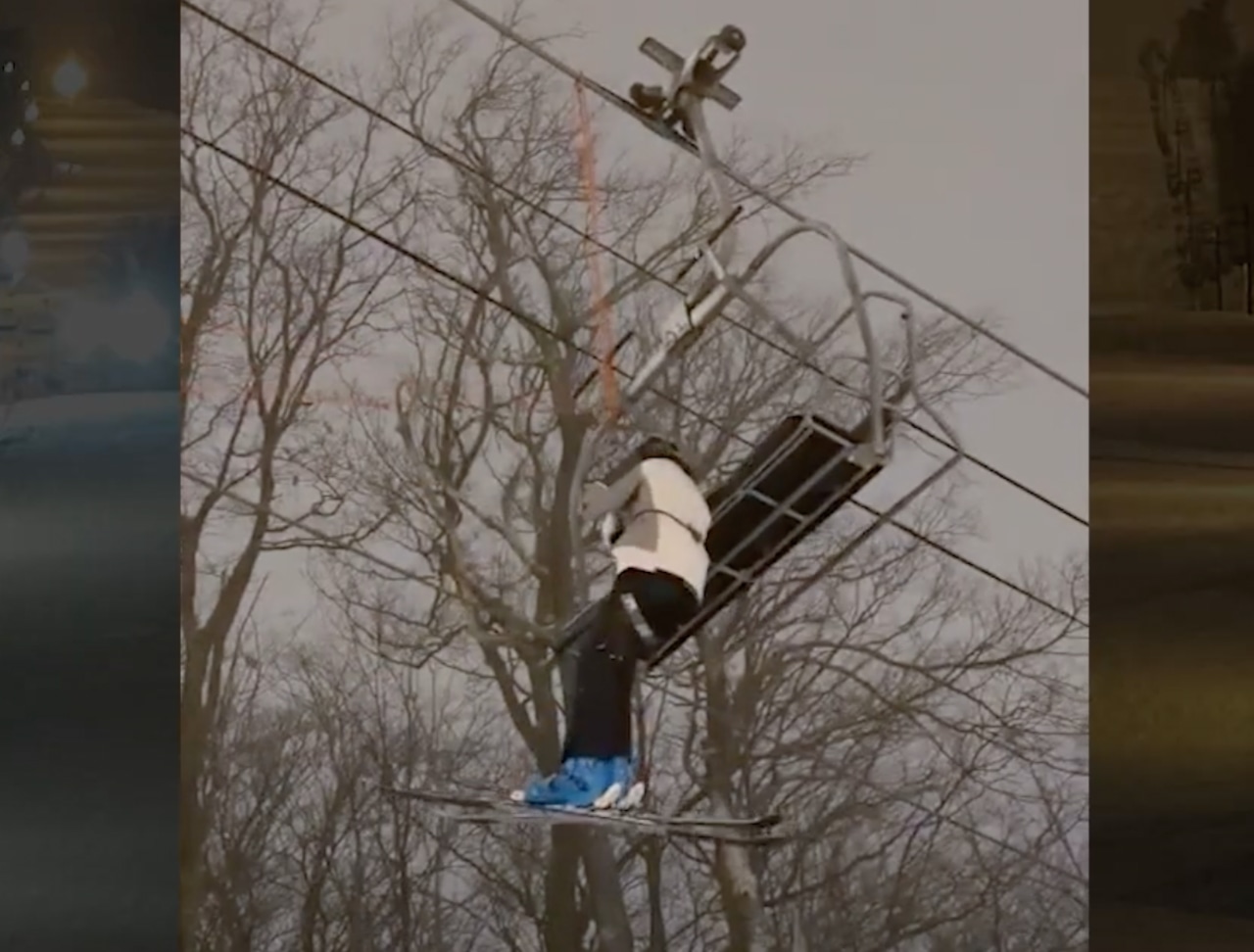 See skiers stuck on Upstate NY ski lift rescued with ropes (video)