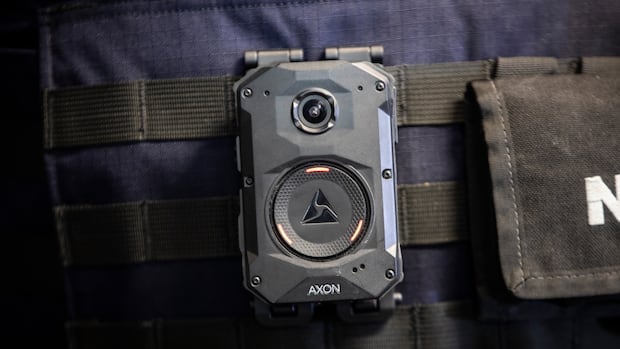 As London cops roll out body cams, public should temper expectations about what they’ll see [Video]