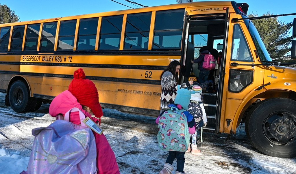 Why officials say electric school buses are the future [Video]