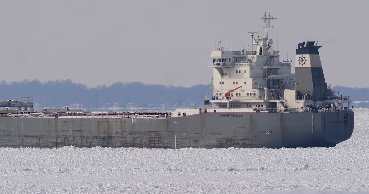 A Canadian freighter gets trapped in ice on Lake Erie  WSOC TV [Video]