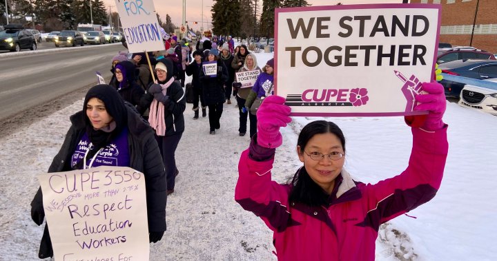 Edmonton Public School Board, union for support staff head back to bargaining table - Edmonton [Video]