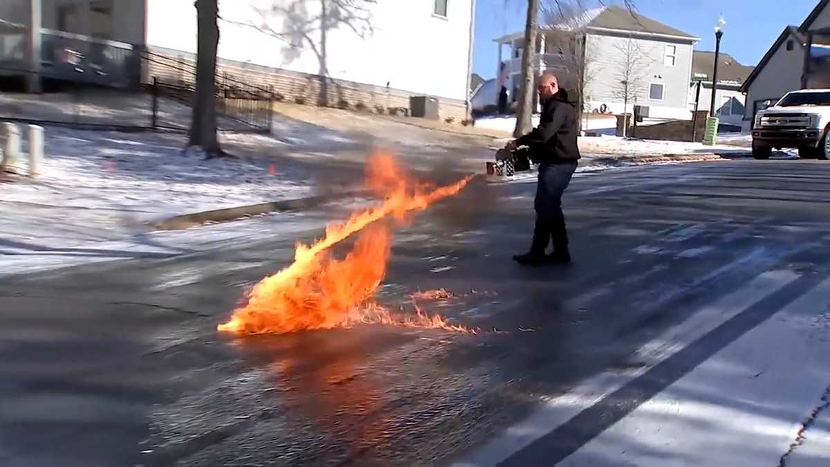 Southern cities get creative to clear leftover snow and ice after rare winter storm [Video]