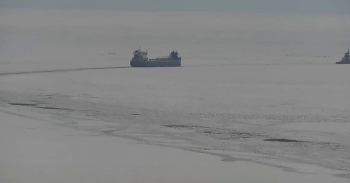 Crews free ship trapped in ice for days on Lake Erie [Video]