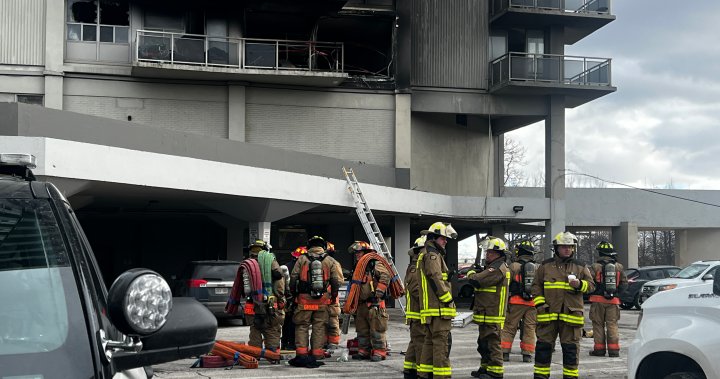 Grab the baby and run: Tenant afraid to return to unit after deadly apartment fire [Video]