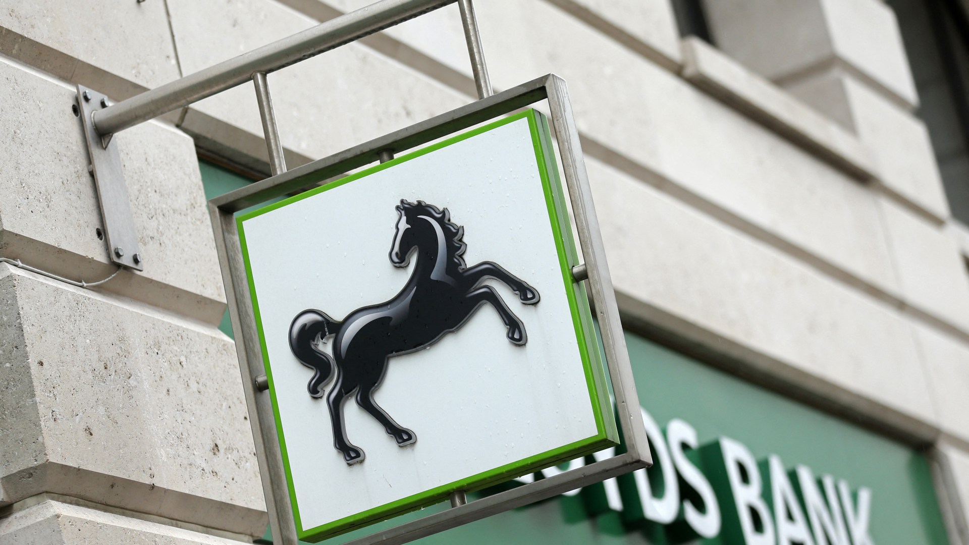 Lloyds, Halifax and Bank of Scotland to close 136 branches – see the full list of locations & if your branch is affected [Video]