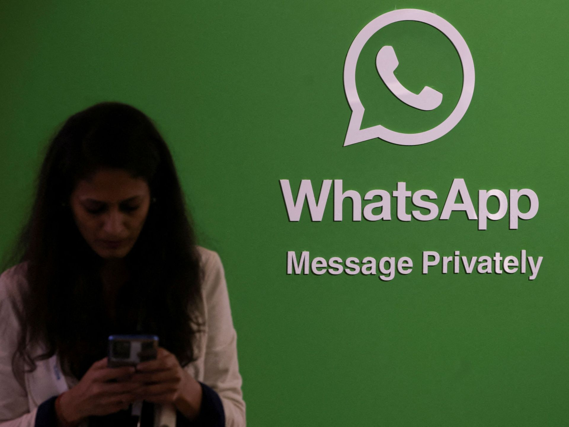 WhatsApp says its users targeted by Israeli spyware company Paragon | Social Media News [Video]