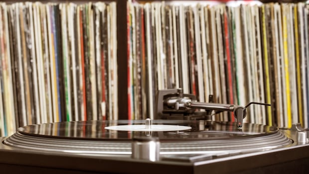 Her dad left her 10,000 records when he died. Listening to them 1 by 1 helps her grieve [Video]