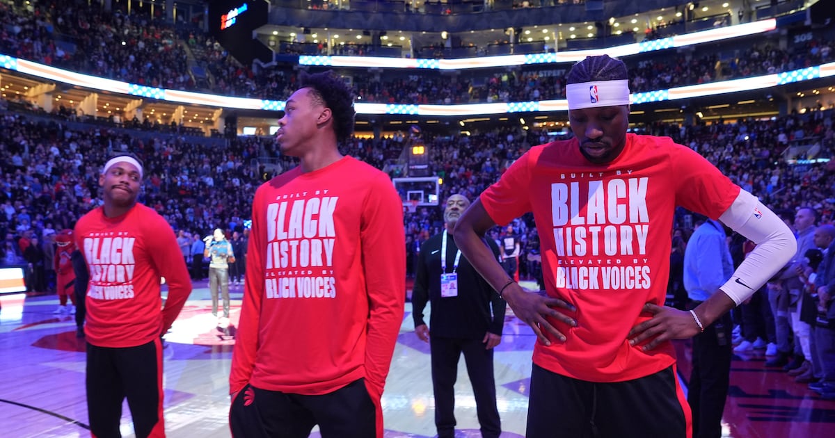 Fans at Raptors game continue trend of booing US national anthem at pro sporting events in Canada  Boston 25 News [Video]