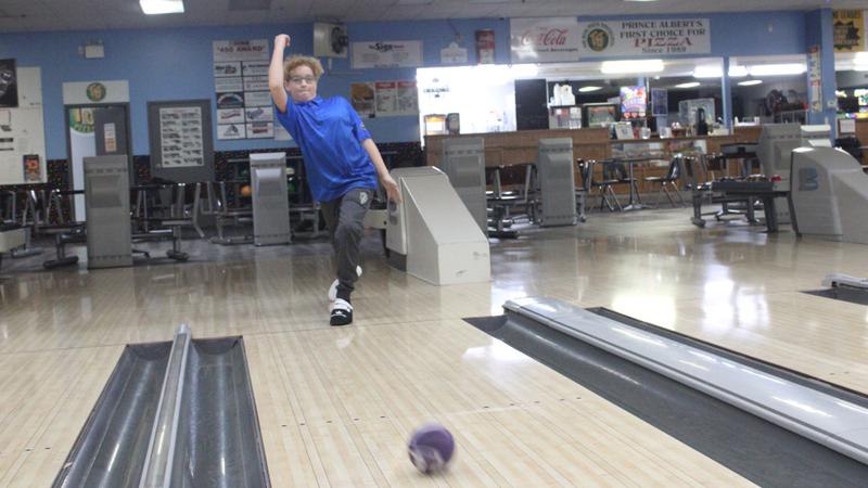 Watch: Prince Albert youth bowler prepares for Nationals [Video]