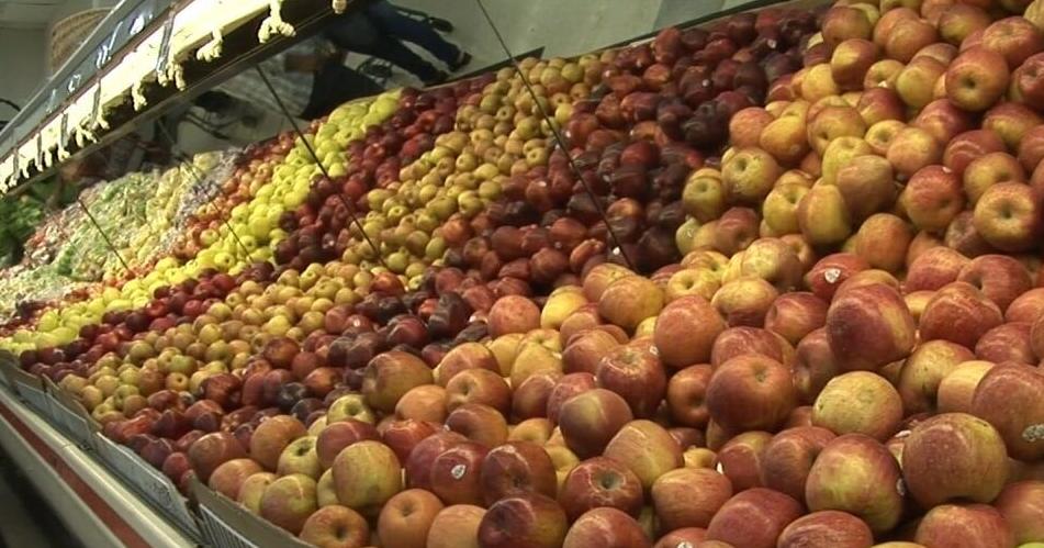 Local produce distributors scramble under threat, pause of tariffs | Business [Video]