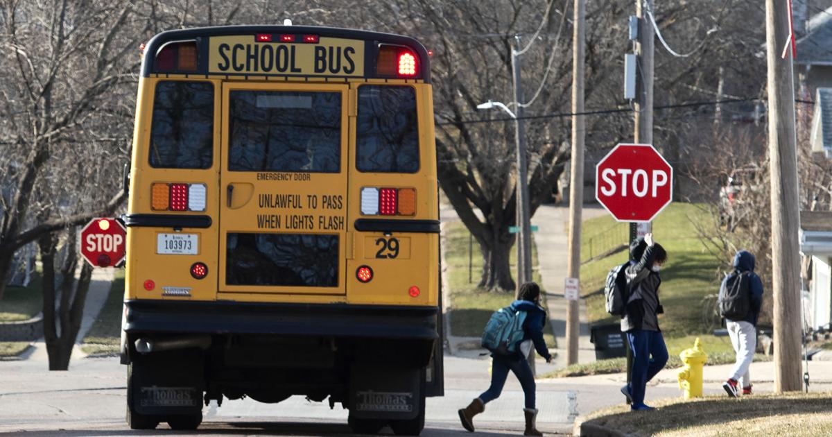 o major injuries reported in Sioux City school bus crash [Video]