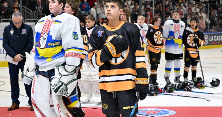 Dont take out anger at Trump by booing U.S. peewee hockey players: Quebec officials [Video]