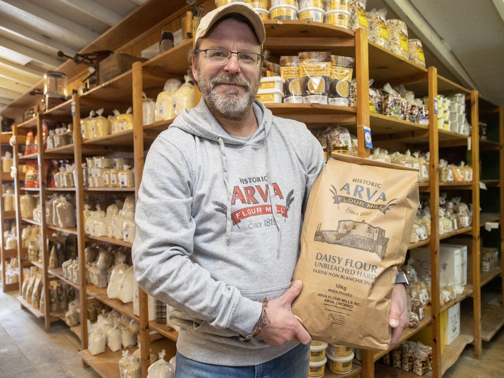 Pro-Canada sales (from the U.S., too) boom at landmark Arva Flour Mill [Video]