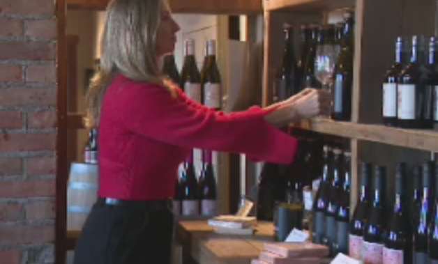 Cut interprovincial trade barriers, say Okanagan wineries amid Trump tariff threat – Okanagan [Video]