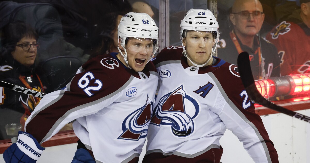 MacKinnon has 3 assists to regain NHL points lead and help Avs beat Flames 4-2 [Video]