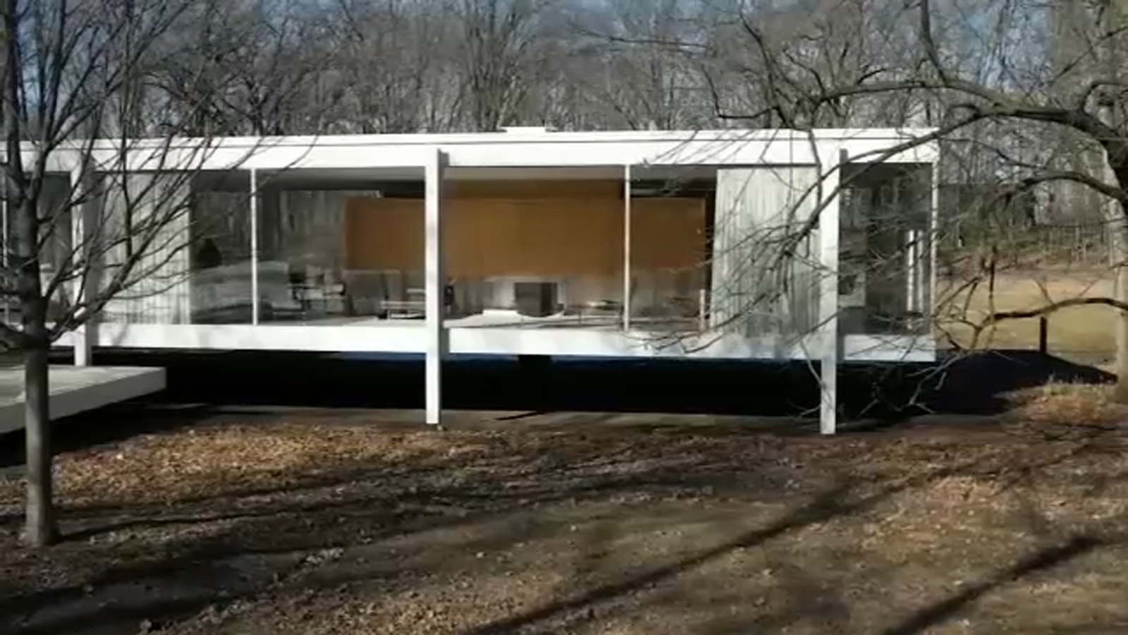 Illinois’ indigenous cultural sites like Plano’s Farnsworth House are being erased by climate change, U of I archeologists find [Video]