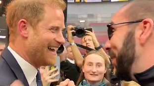 Prince Harry laughs as Invictus Games competitor questions his royal heritage [Video]