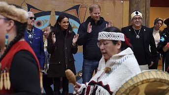 Meghan Markle gushes about being let onto ‘sacred land’ as she and Prince Harry continue their tour of Canada [Video]