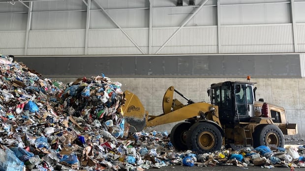 Quebec’s recycling is now in the hands of producers. Can they fix a broken system? [Video]