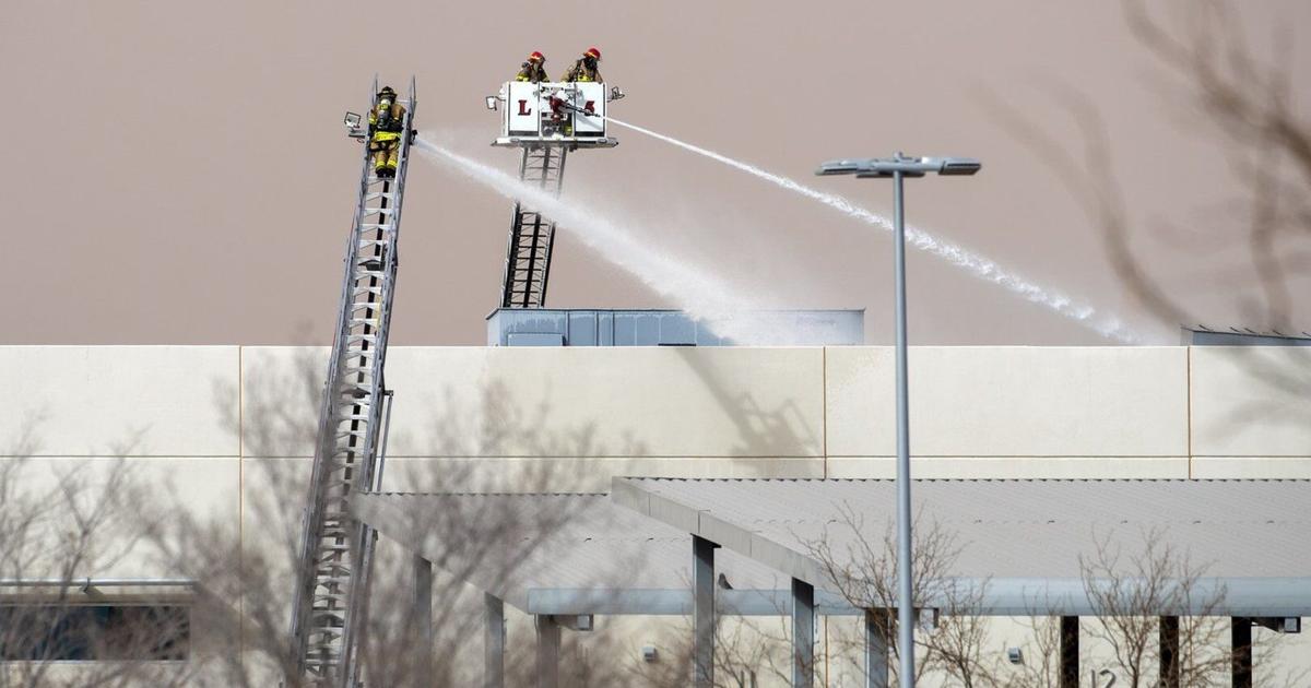 Large fire erupts near El Paso, Texas, international airport, injuring 5 [Video]