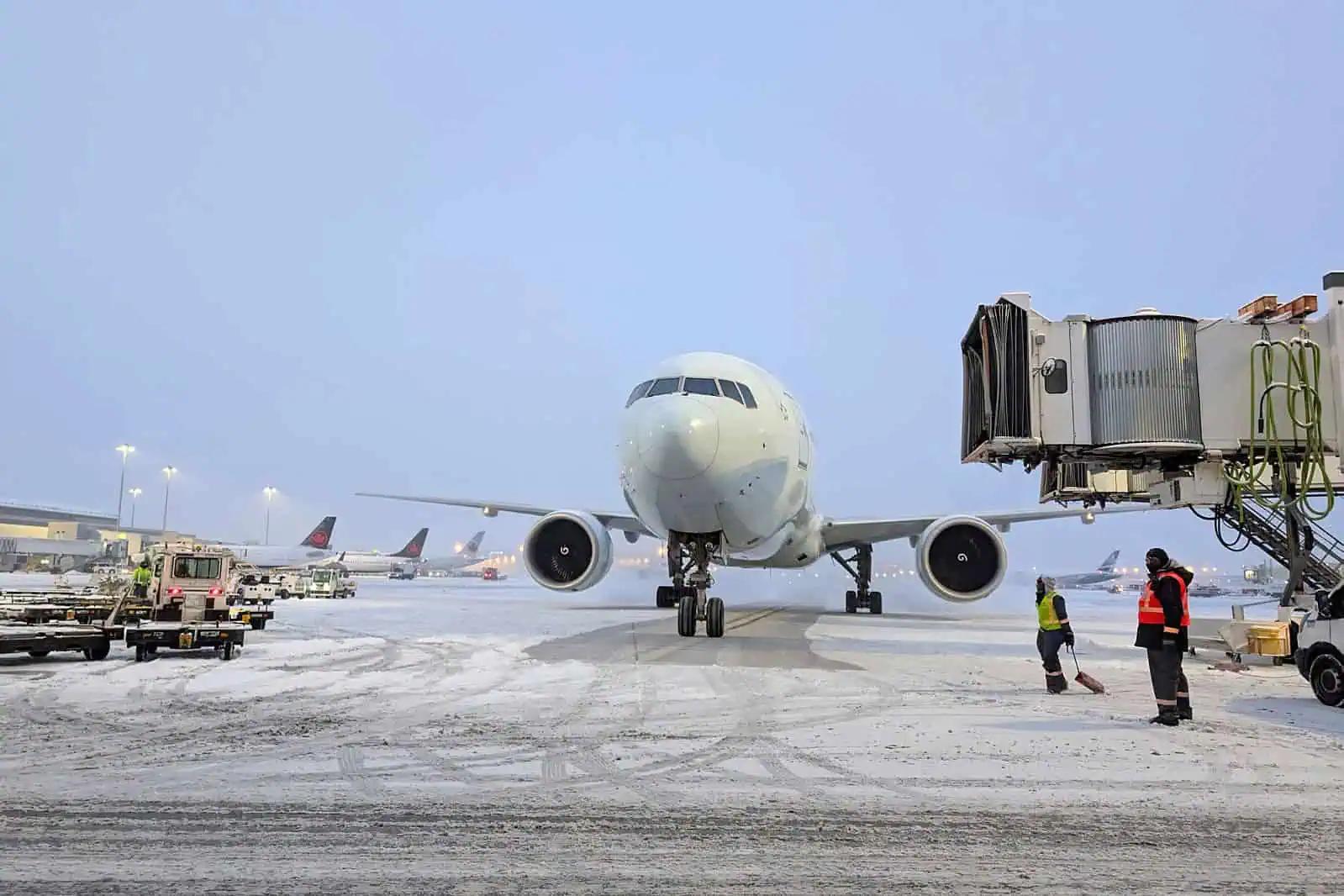 Flights cancelled due to snowstorm at Toronto Pearson Airport in Mississauga, Ontario [Video]