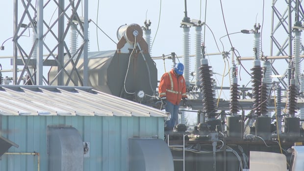 Islanders urged to conserve electricity for 3rd night as P.E.I.’s power supply stays unstable [Video]