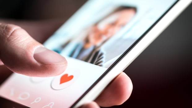 Red flags for romance scams that Ontario police want you to know about [Video]