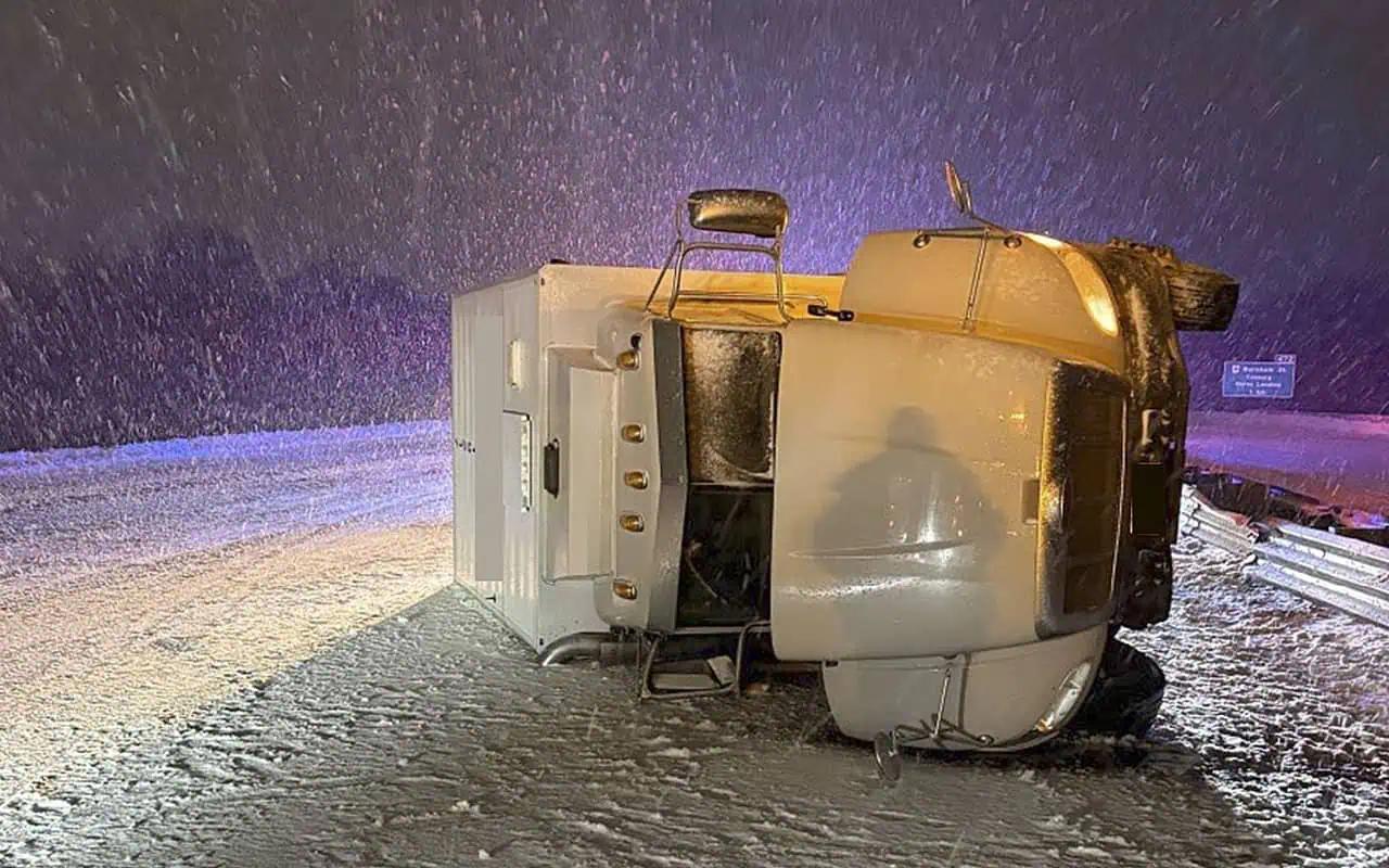 Heavy snow leads to crashes and delays on GTA and southern Ontario highways [Video]