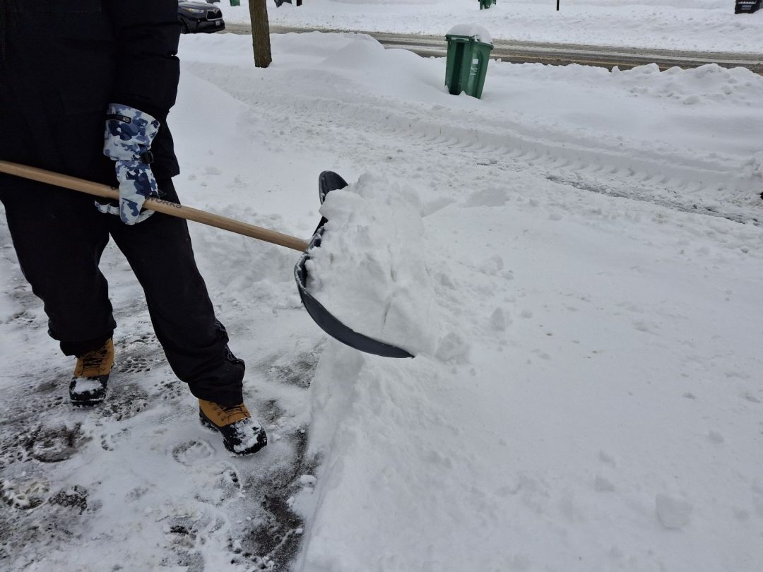 Winter storm wreaks havoc on commute, closes schools across Ontario, Quebec, Atlantic [Video]