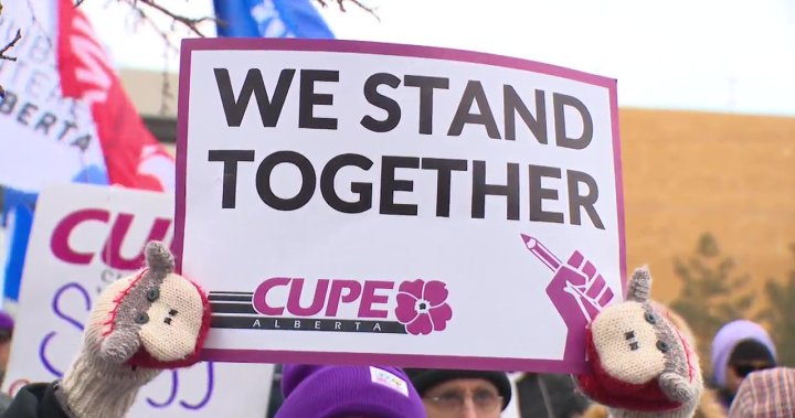 School support workers west of Edmonton to issue 72-hour strike notice [Video]