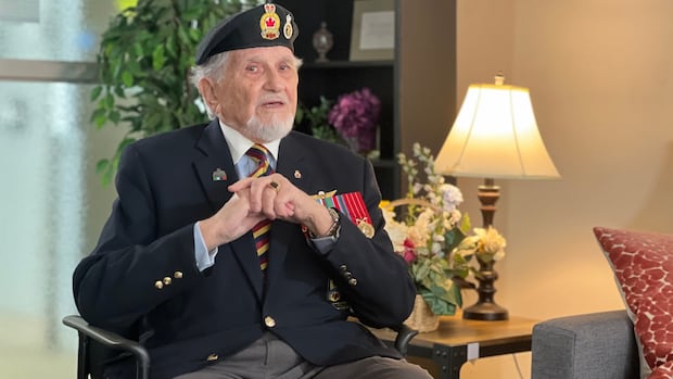 Veteran at Ottawa raising of Canada’s Maple Leaf flag 60 years ago pens heartfelt letter to it [Video]