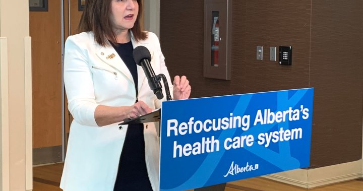 Alberta premier responds to cabinet members request to move health minister [Video]