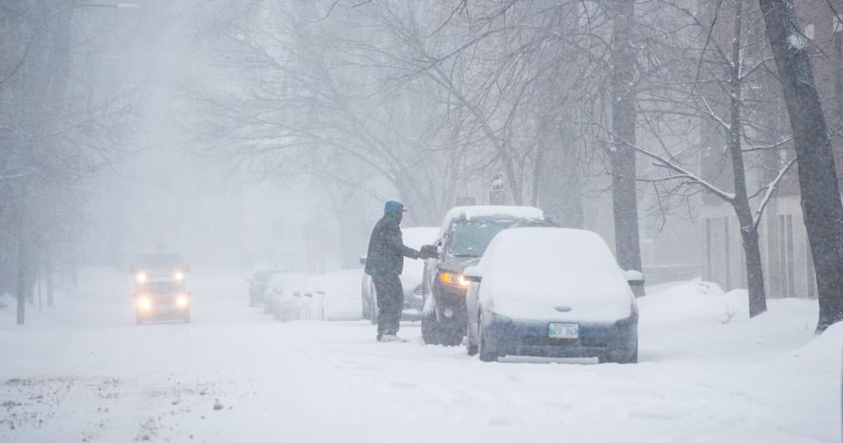 How to avoid skidding and crashes when driving in snow [Video]