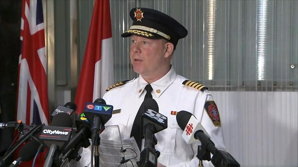 Video Toronto fire officials hold briefing on Delta plane crash [Video]