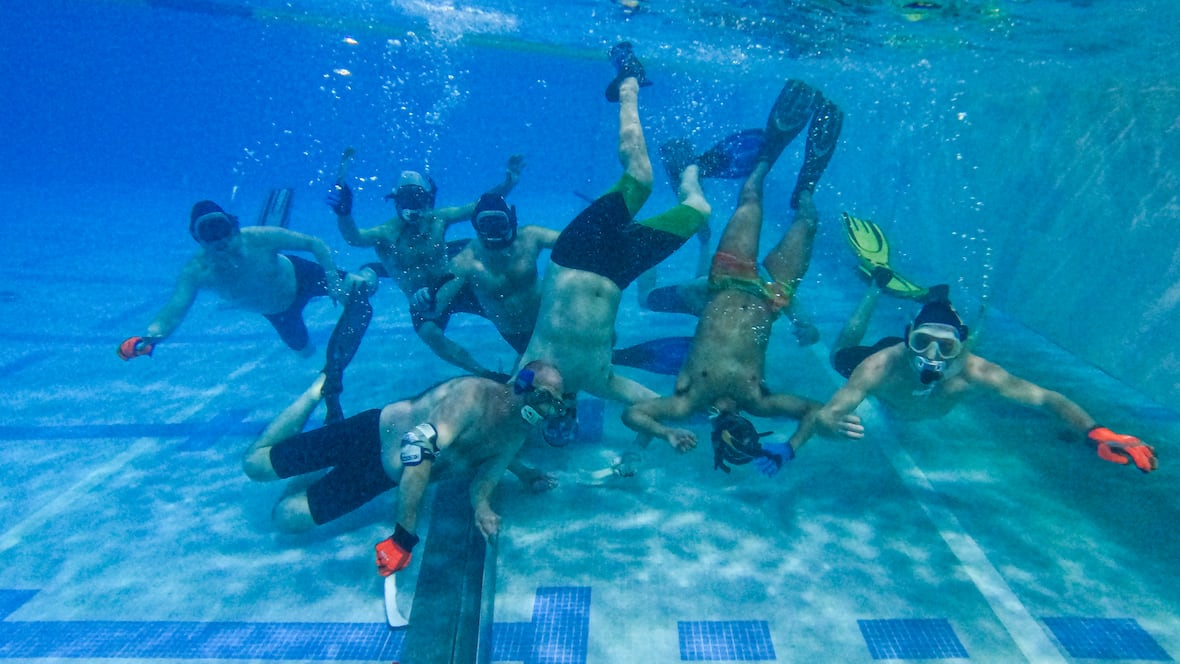 Check this out: underwater hockey, a twist on Canada’s favourite game [Video]