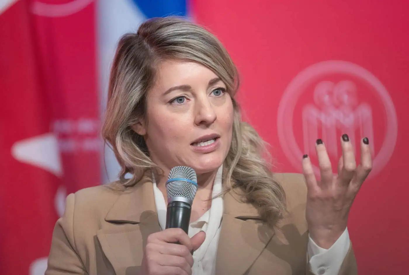 Joly says Canadians interested in ‘being involved’ in Ukraine’s security after war [Video]