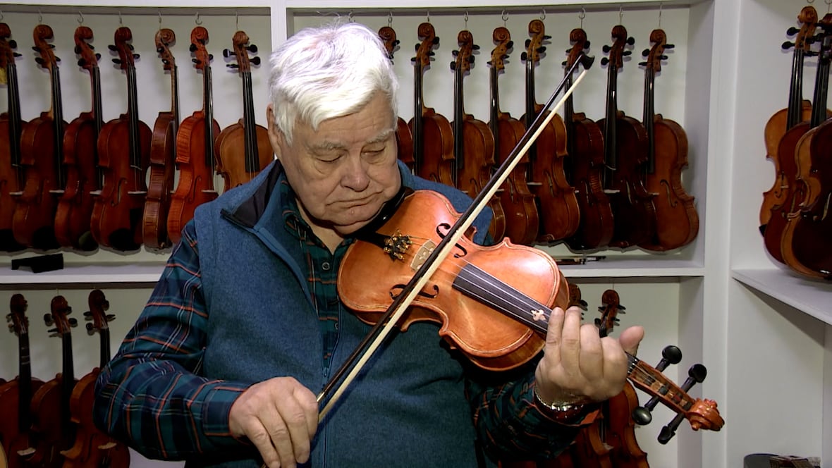 Leaving a golden legacy: Sask. man crafts precious fiddle [Video]