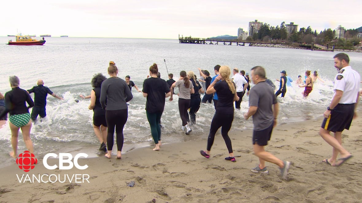 North Shore first responders take part in polar plunge for Special Olympics B.C. [Video]